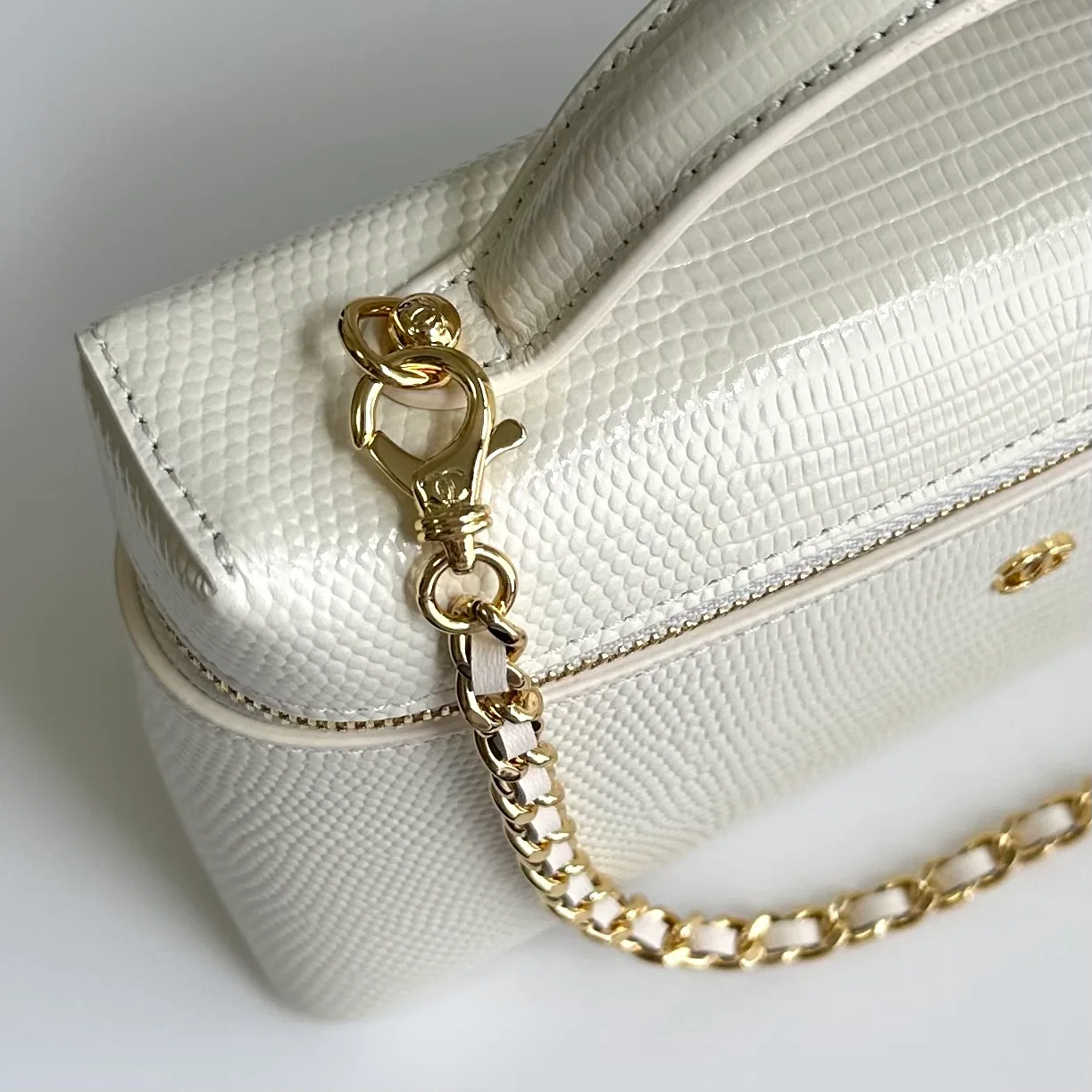 Women's Classic Handbags CHANEL 18338069