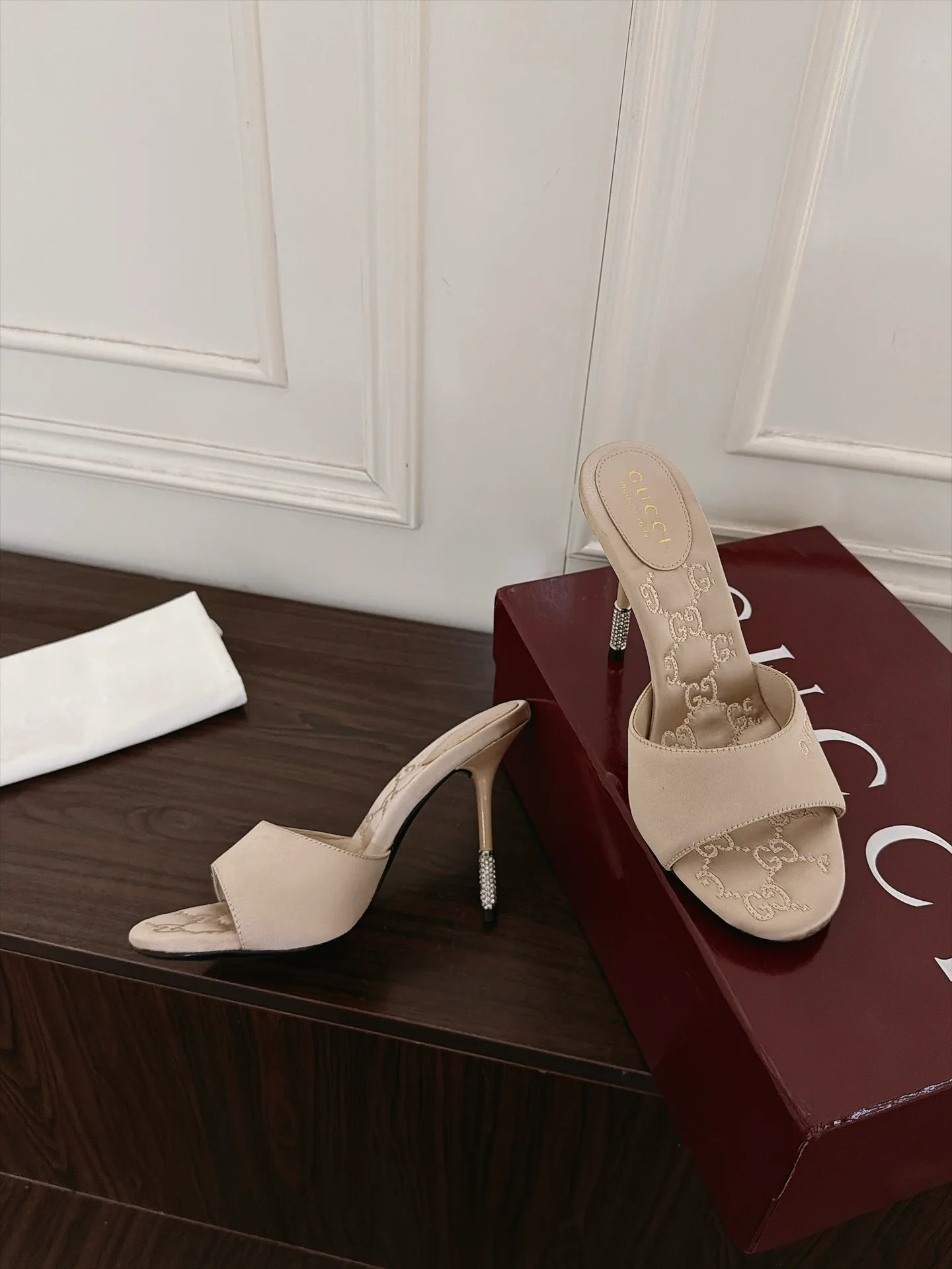 Women's Open-Toe Sandals GUCCI 18120658