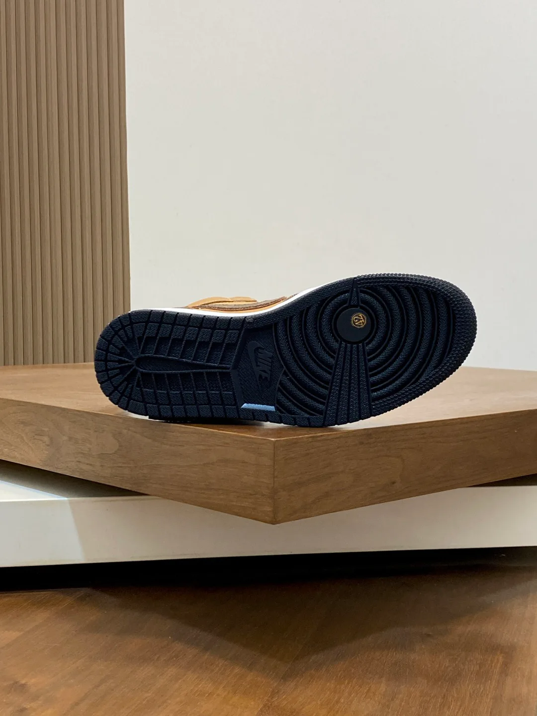 Men's Sneakers LOUIS VUITTON 18274567