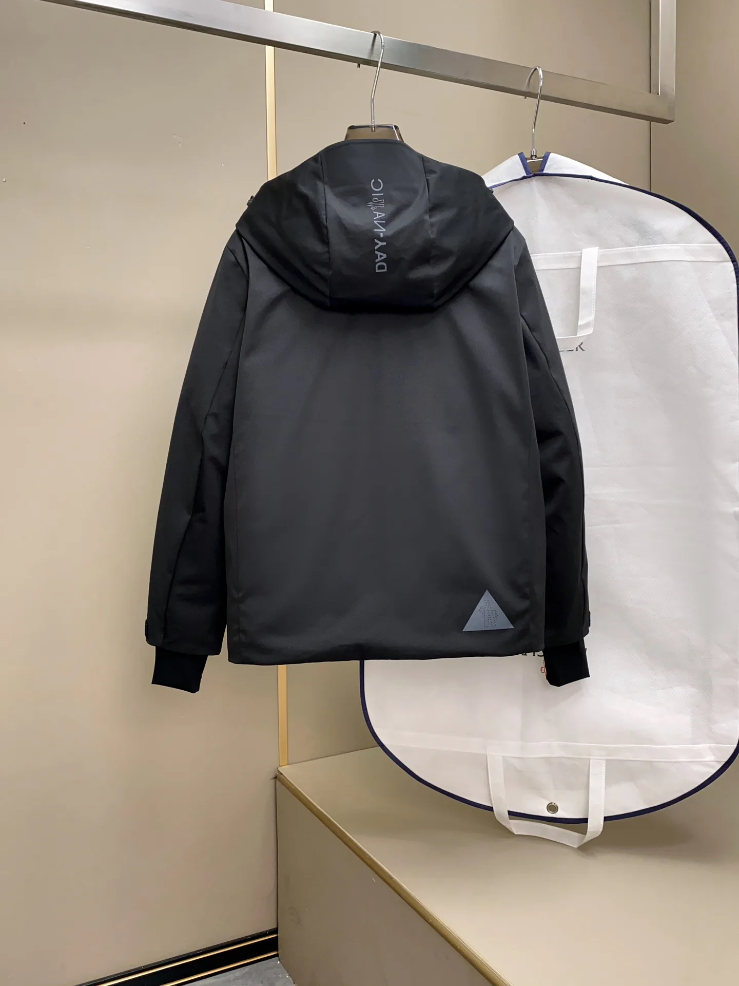 Men's Jackets And Down Jackets MONCLER 18029259
