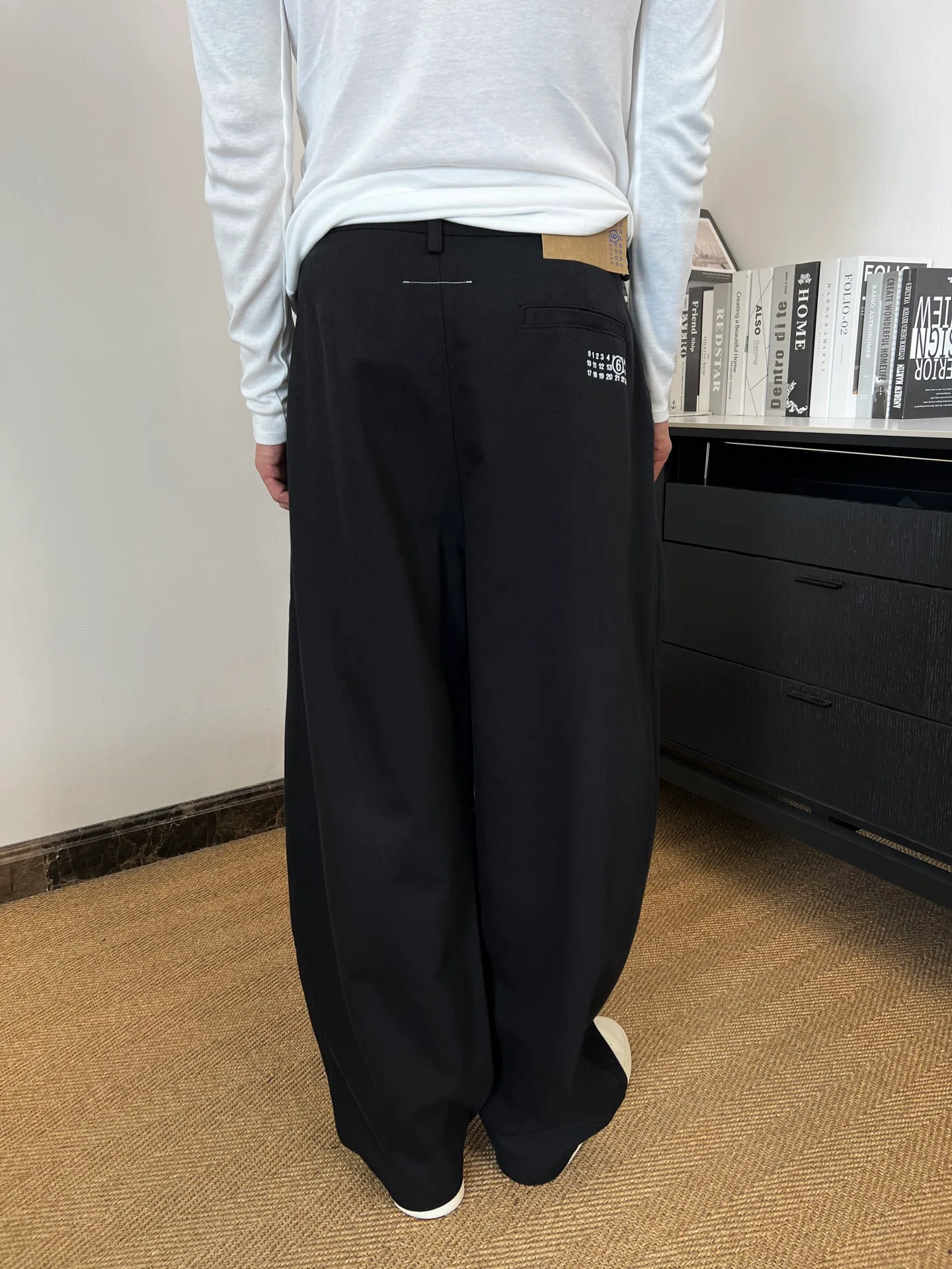 Men's Trousers MAISON MARGIELA 18343256