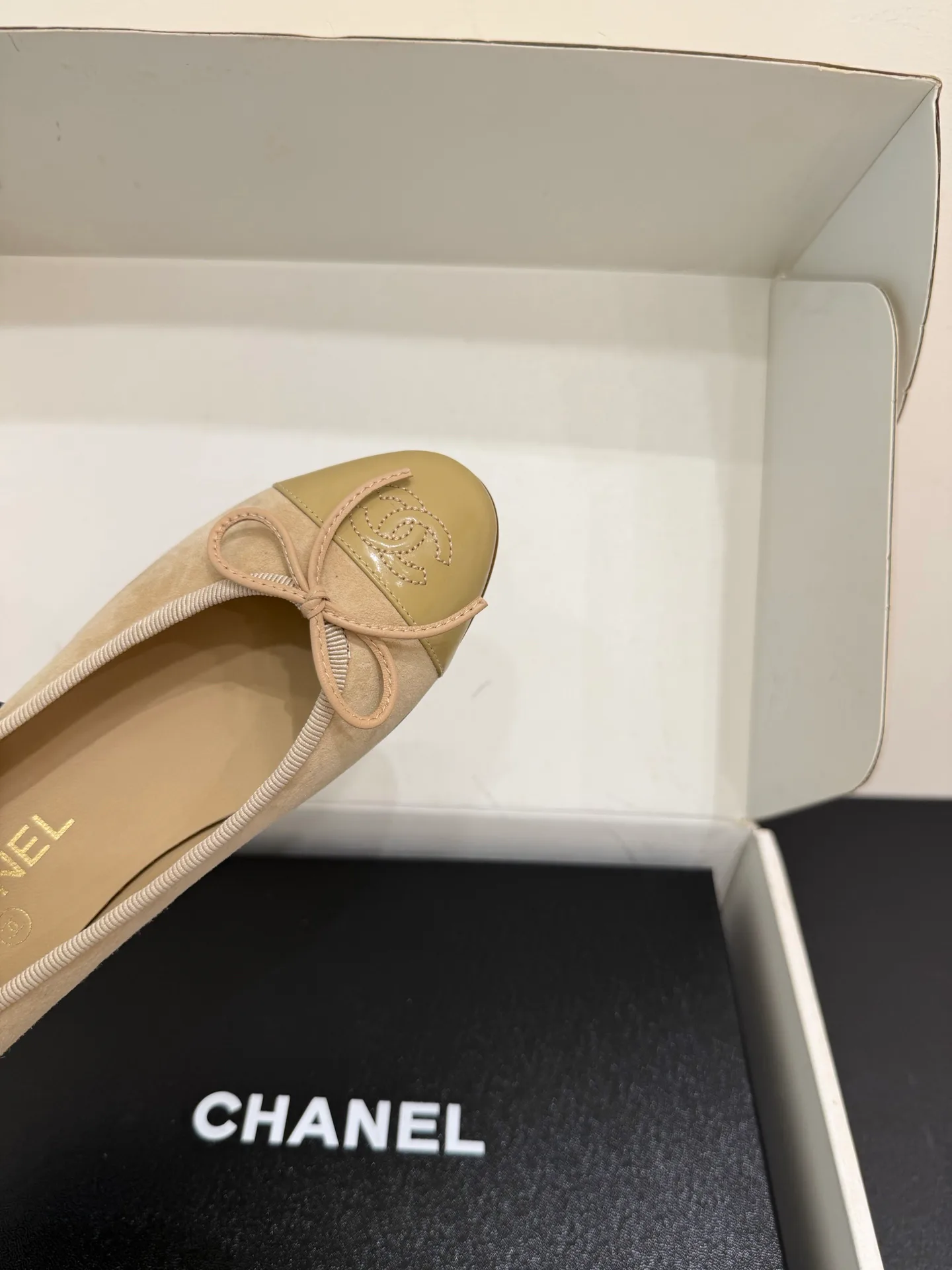 Women's Ballet Flats CHANEL 18080147