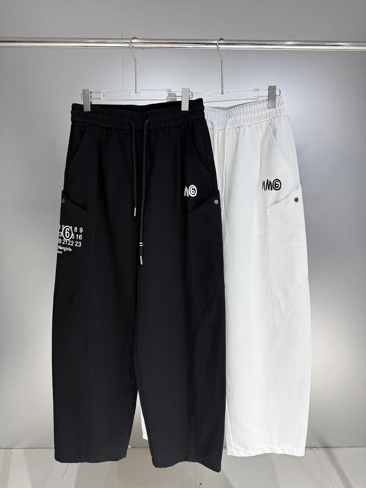 Men's Trousers MAISON MARGIELA 17811643