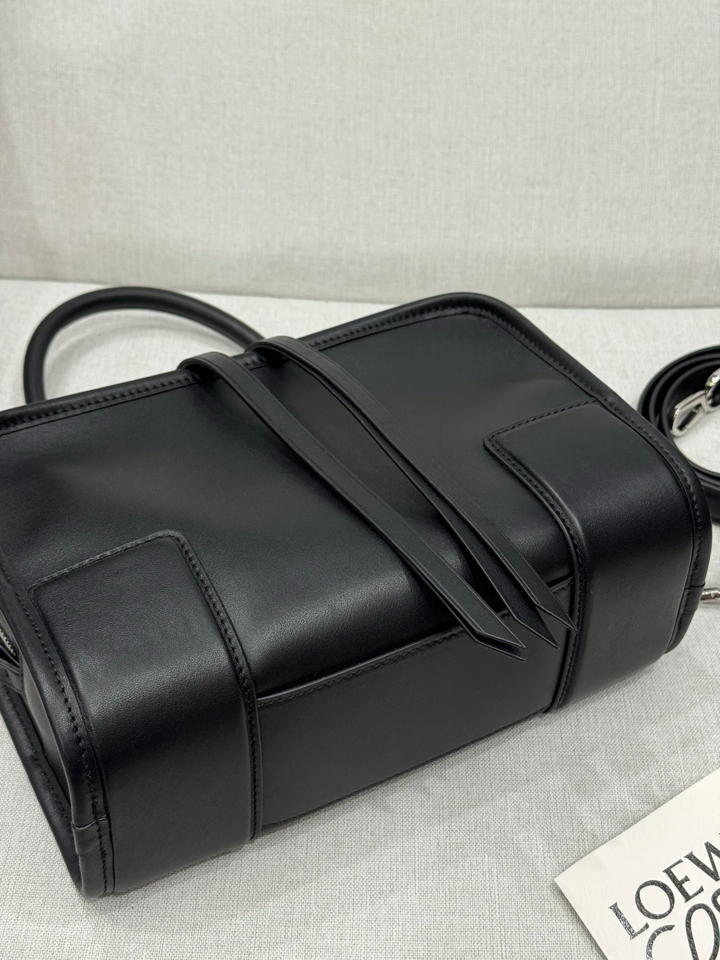 Women's Classic Handbags LOEWE 17927643