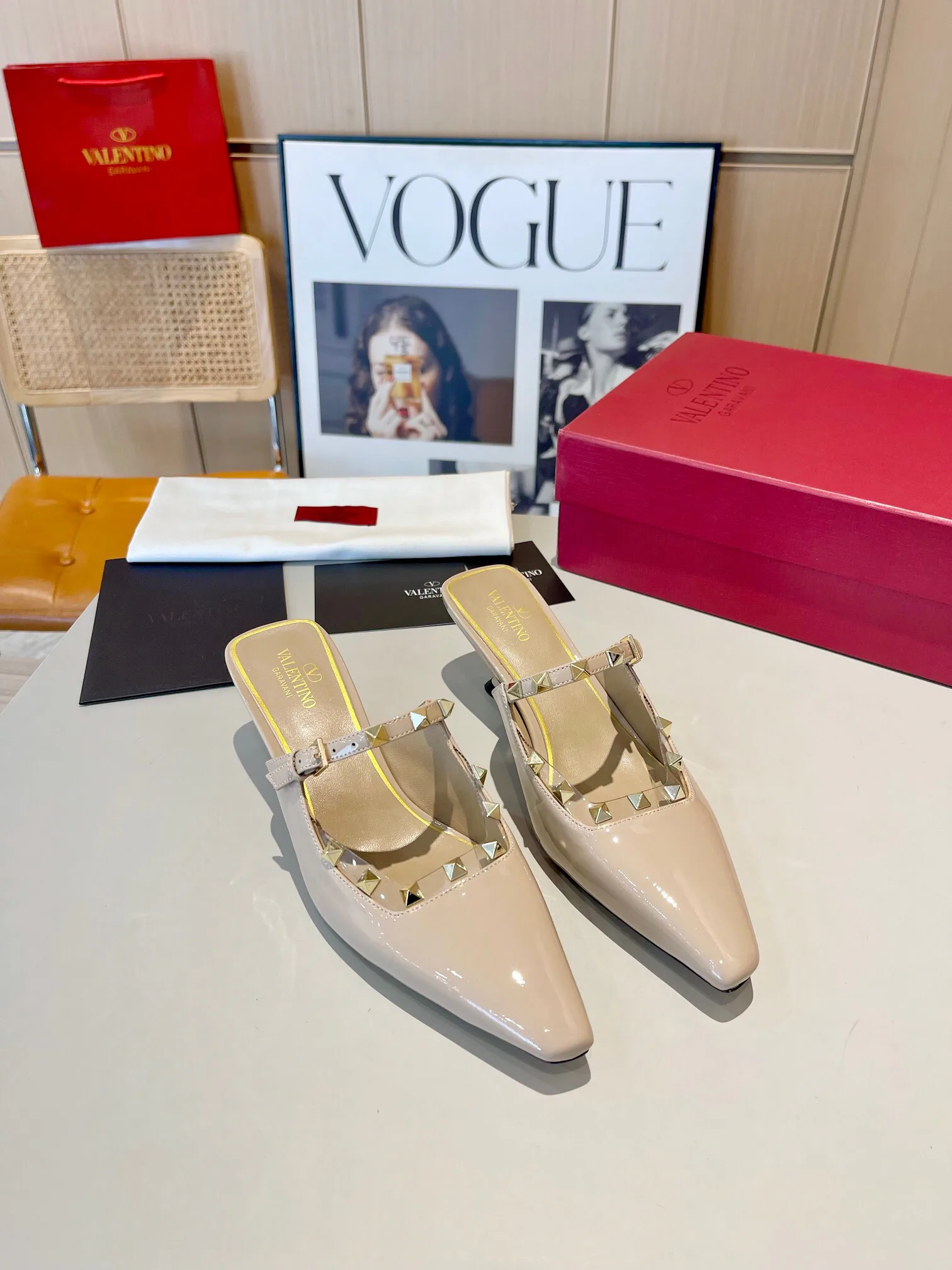 Women's Mules And Clogs VALENTINO 17996517