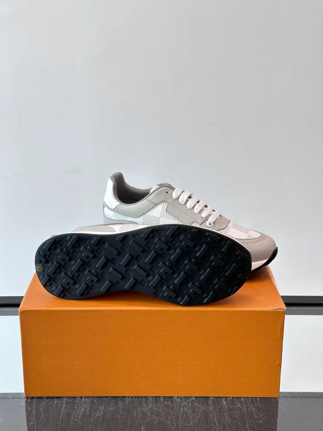 Men's Sneakers LOUIS VUITTON 18400552