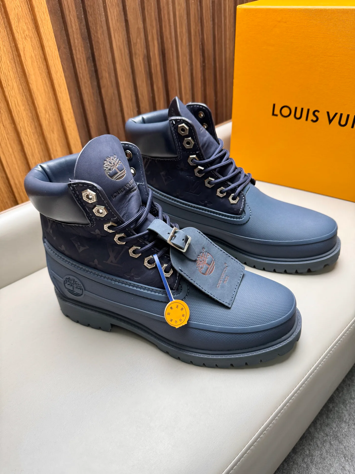 Men's Ankle Boots LOUIS VUITTON 18367832