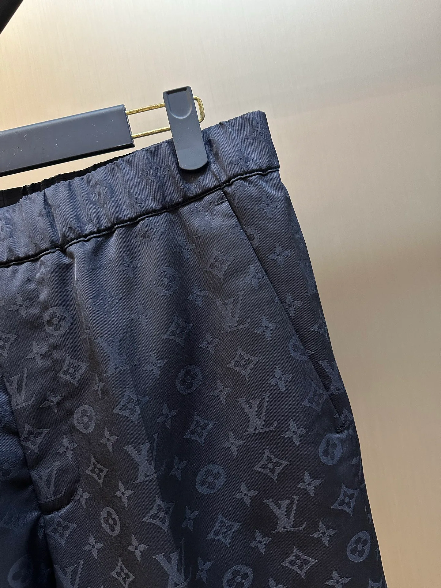 Men's Trousers LOUIS VUITTON 18178872