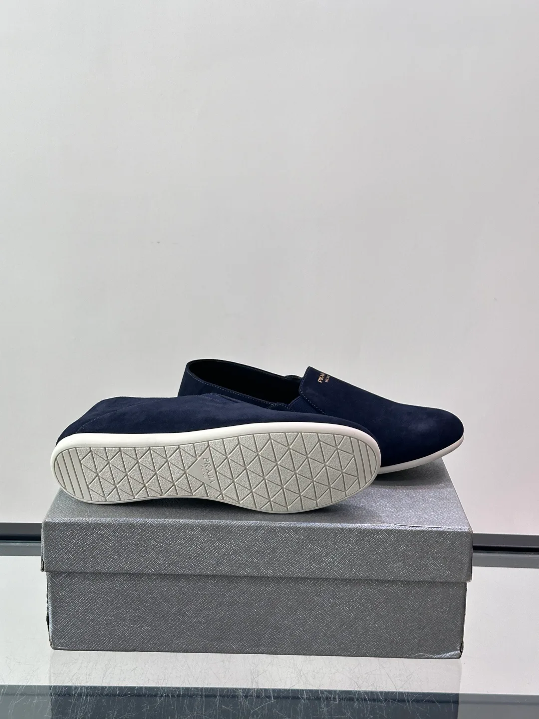Men's Loafers And Dress Shoes PRADA 18079426