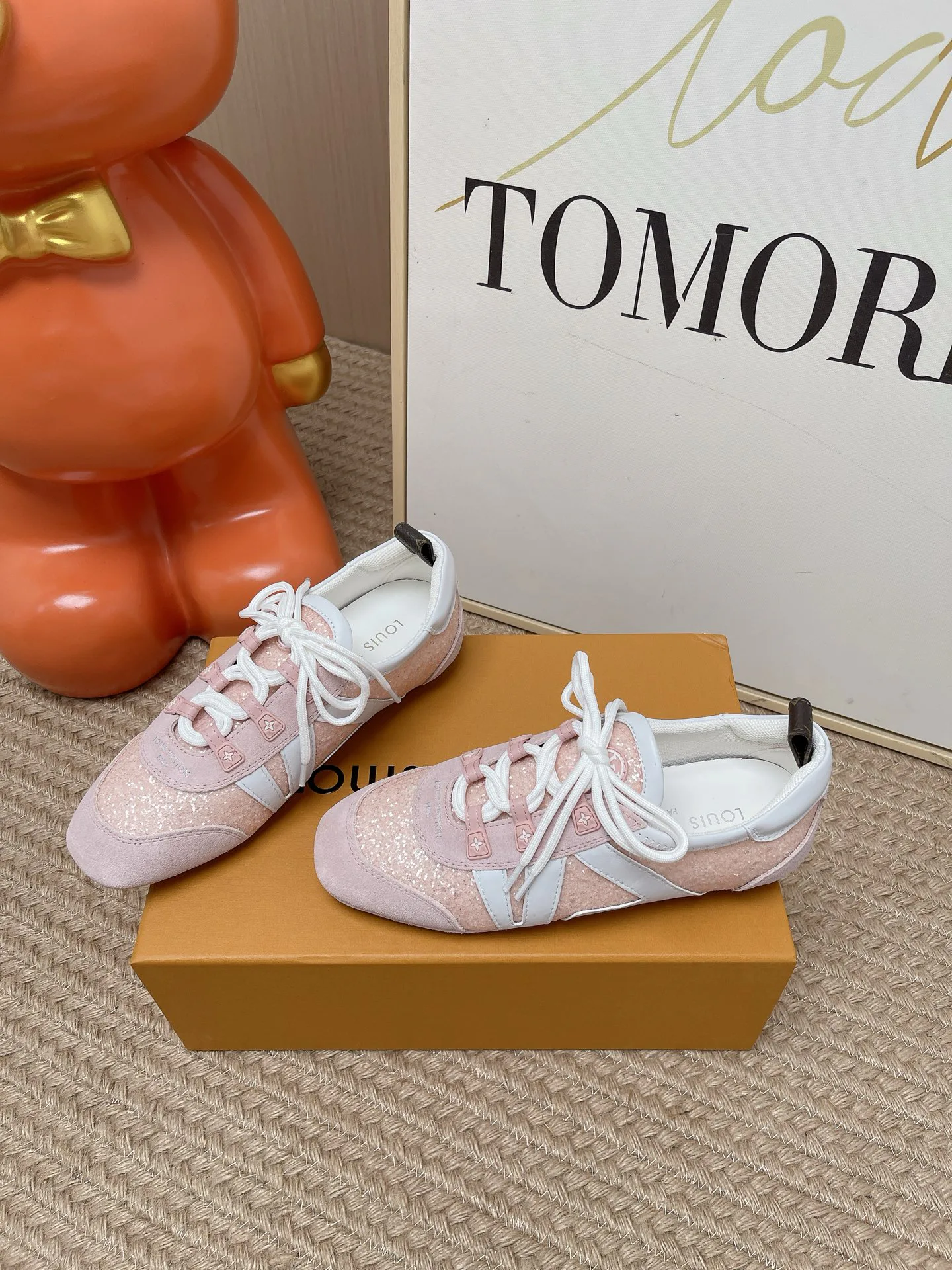 Women's Sneakers LOUIS VUITTON 17449410
