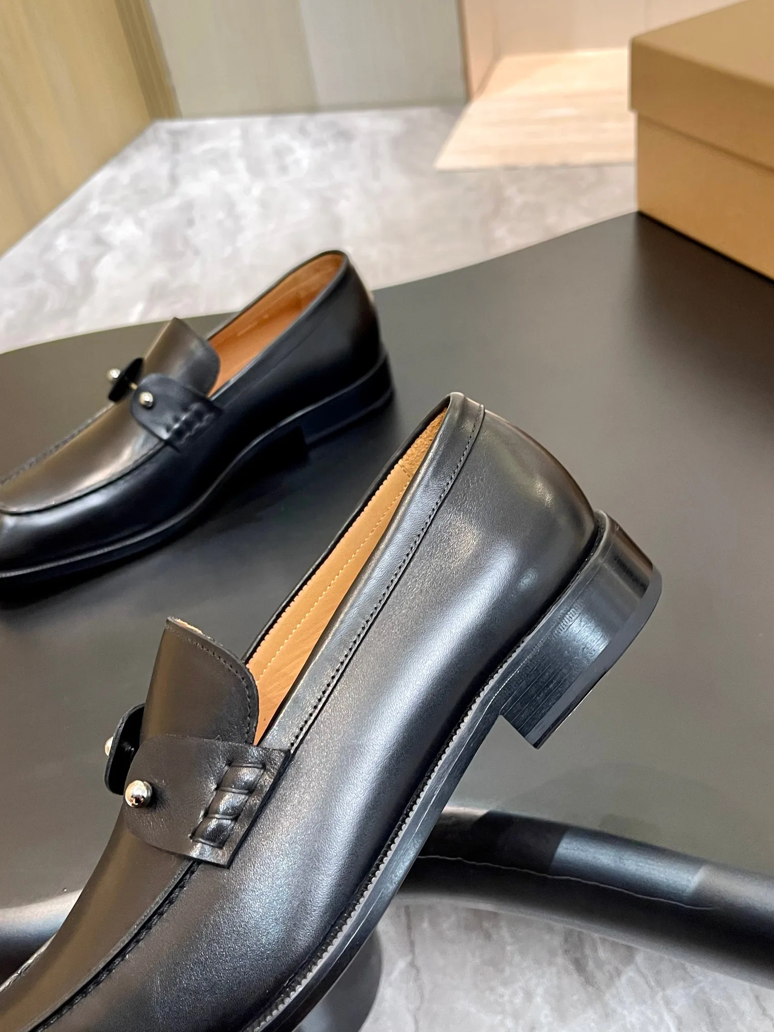 Men's Loafers And Dress Shoes CHRISTIAN LOUBOUTIN 18017840
