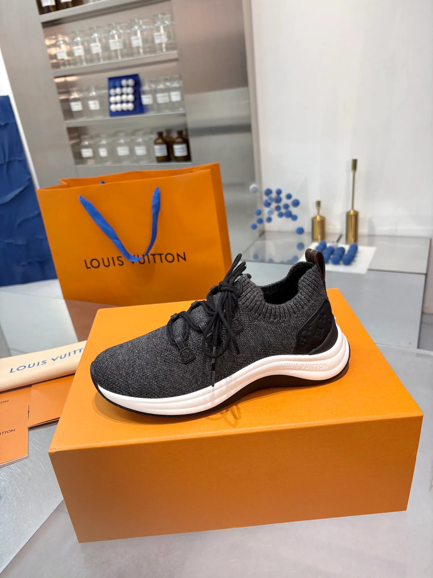 Women's Sneakers LOUIS VUITTON 18055130