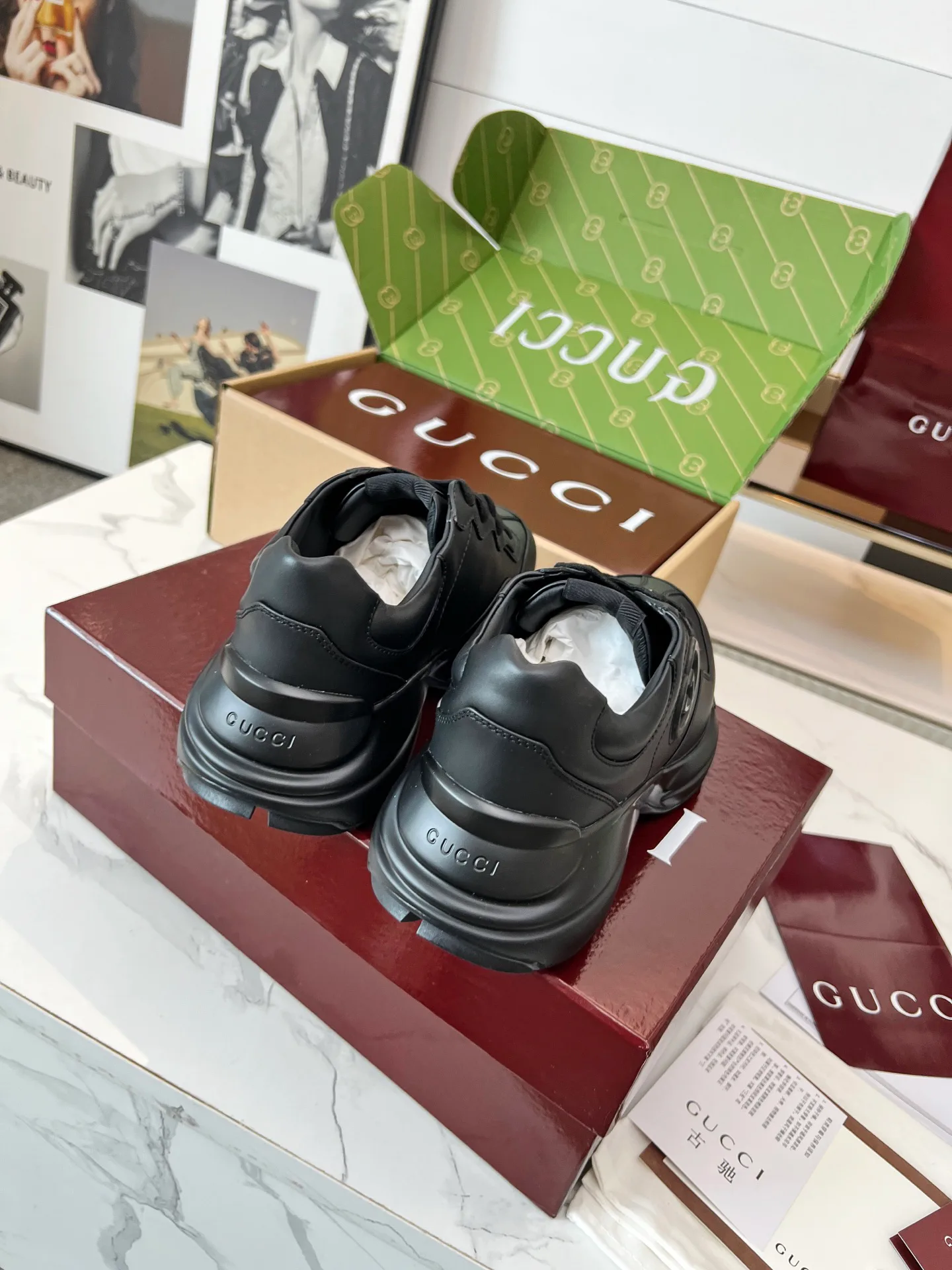 Кроссовки Женские Gucci 18666806