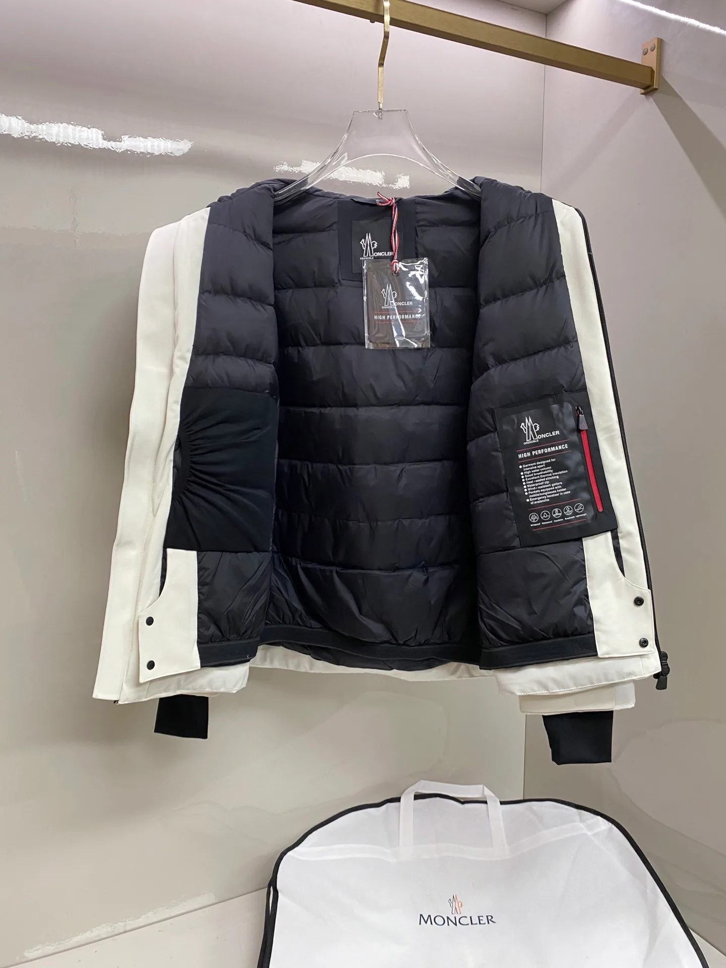 Men's Jackets And Down Jackets MONCLER 18029205