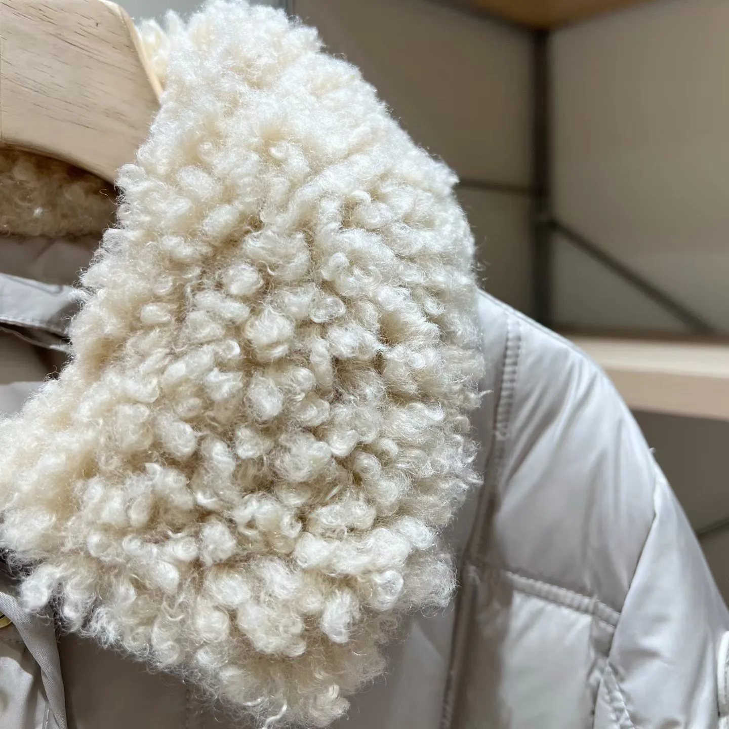 Women's Jackets And Down Jackets MONCLER 17926937