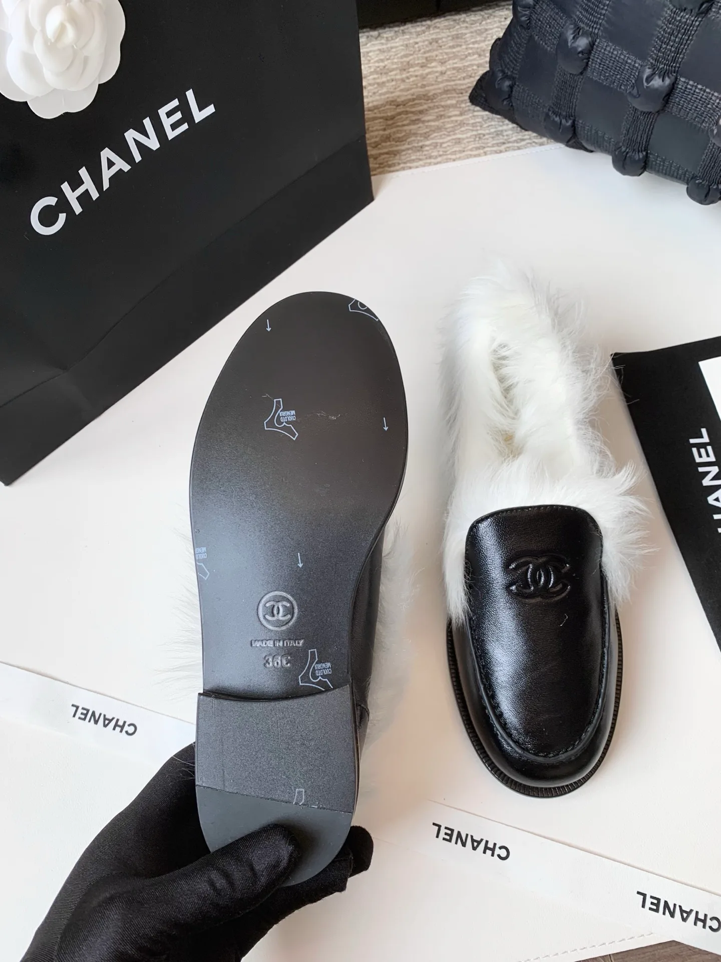 Women's Loafers And Moccasins CHANEL 18424300