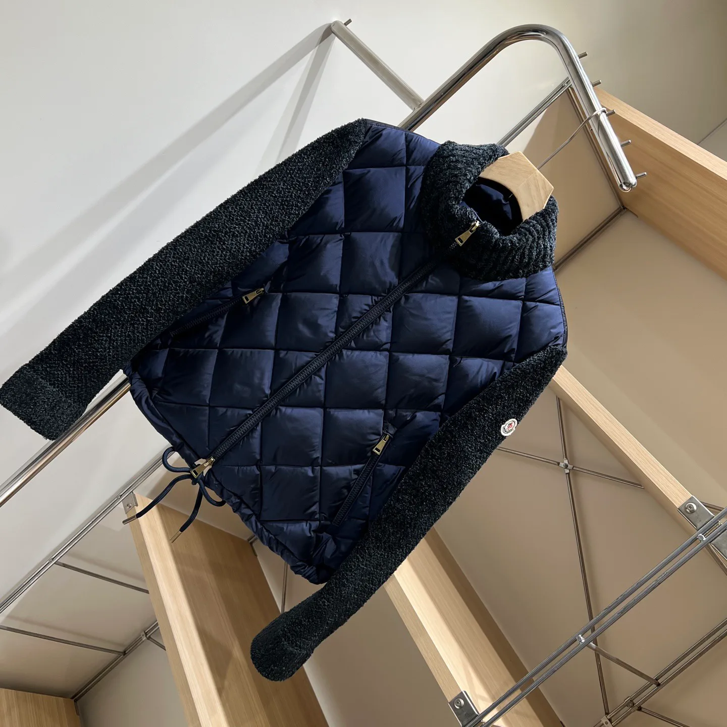 Women's Jackets And Down Jackets MONCLER 18188619