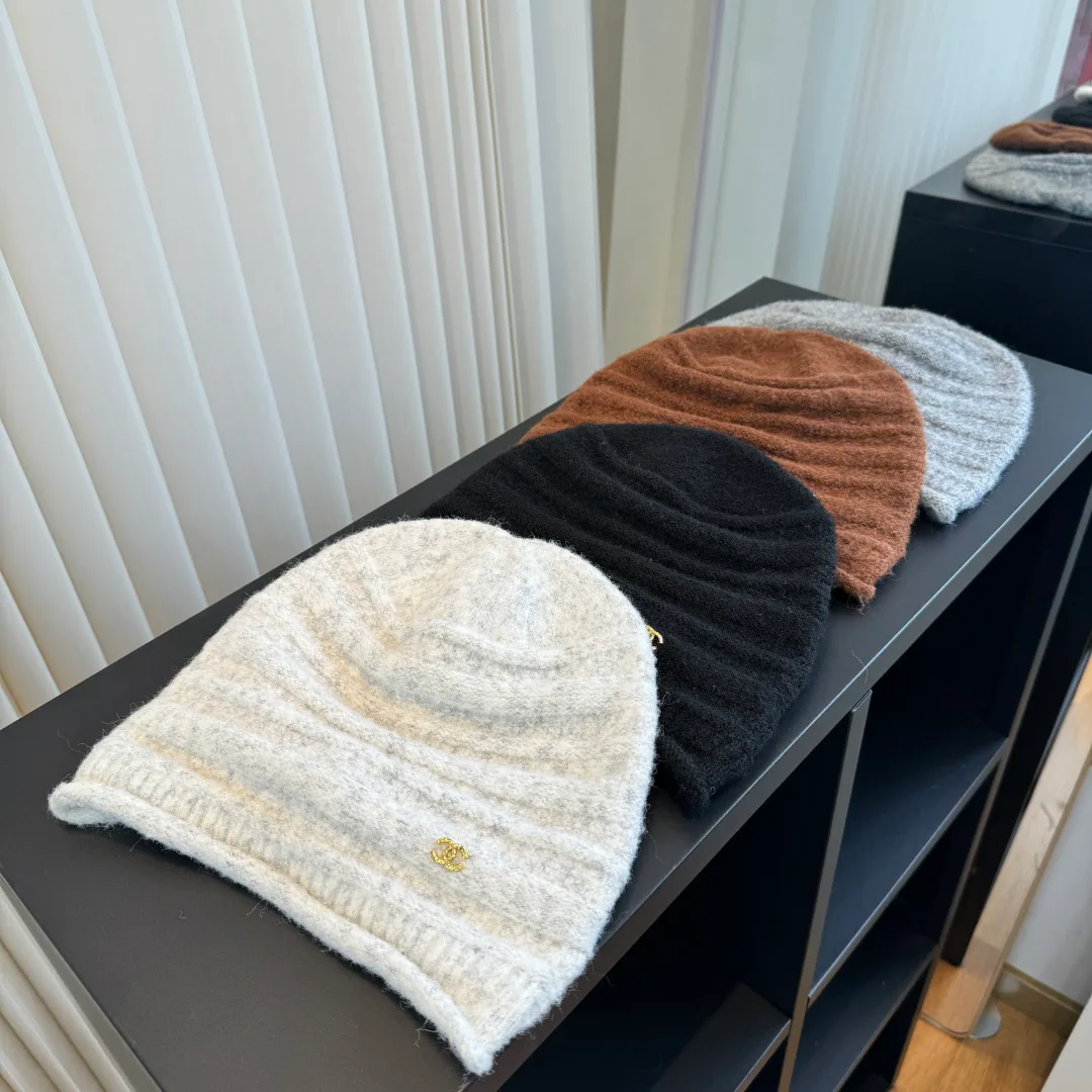 Hats CHANEL 18198462
