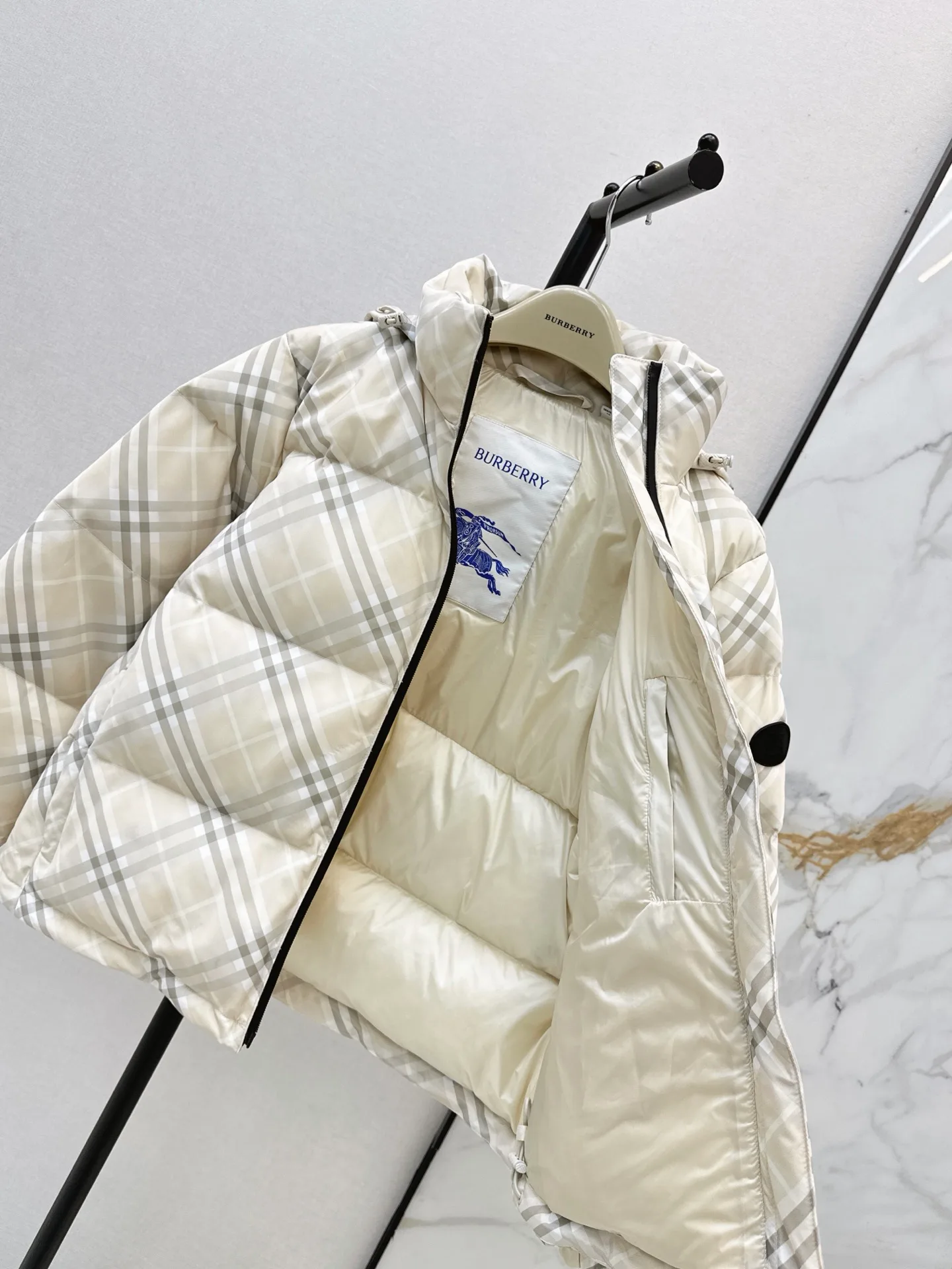 Women's Jackets And Down Jackets BURBERRY 18184267