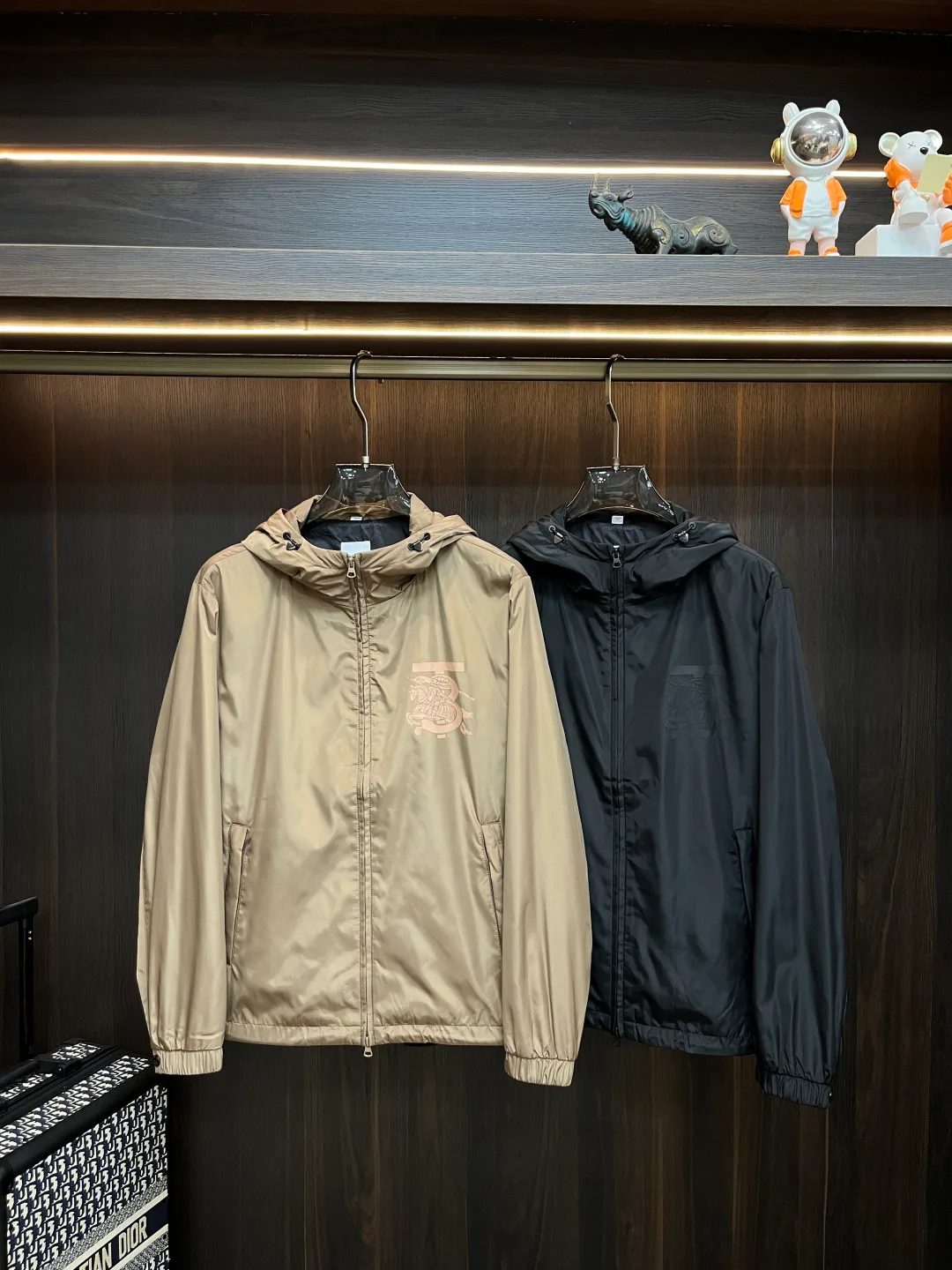 Women's Jackets And Down Jackets BURBERRY 18416720