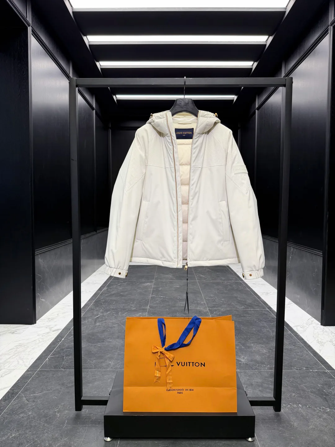 Men's Jackets And Down Jackets LOUIS VUITTON 18007719