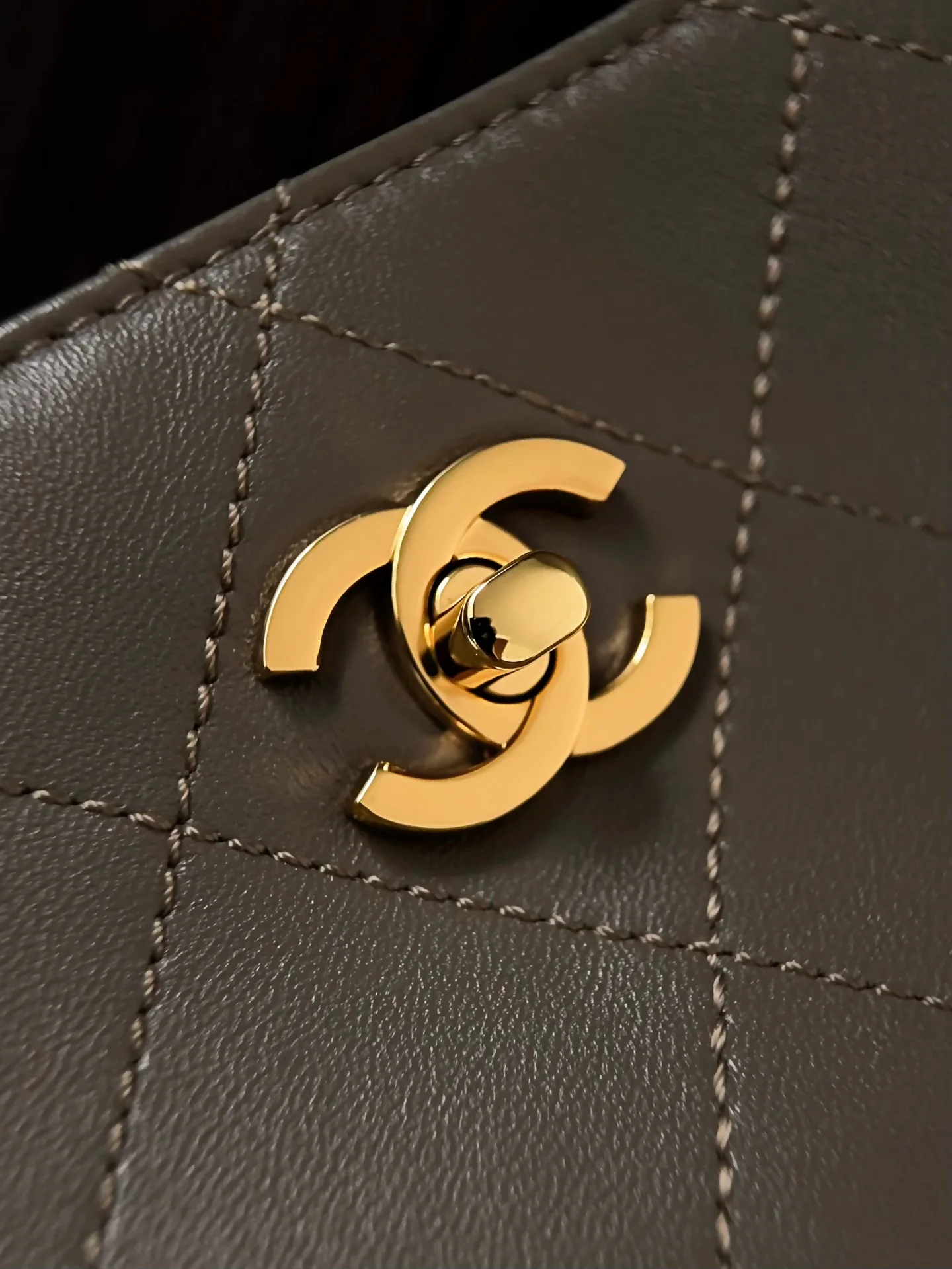 Women's Classic Handbags CHANEL 18147589