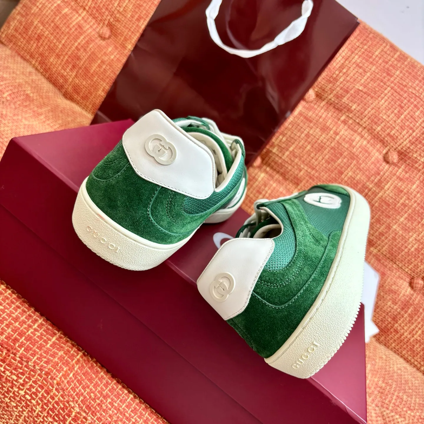 Women's Sneakers GUCCI 18039360