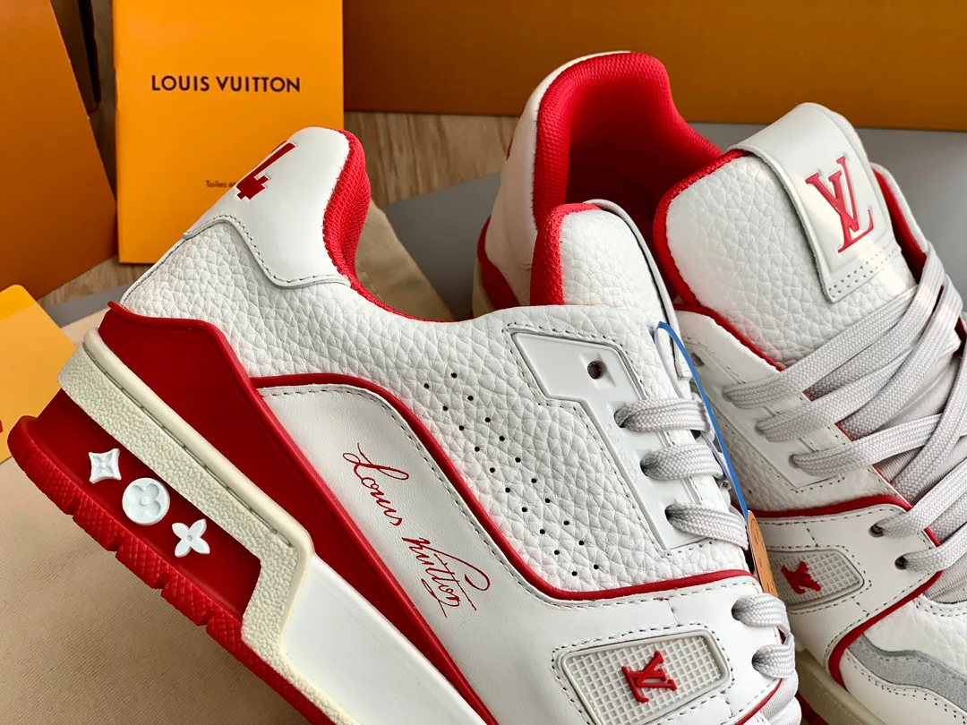 Women's Sneakers LOUIS VUITTON 18014142