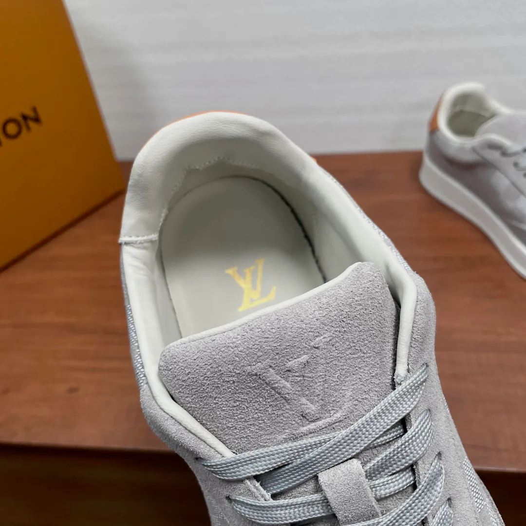Men's Sneakers LOUIS VUITTON 17542522