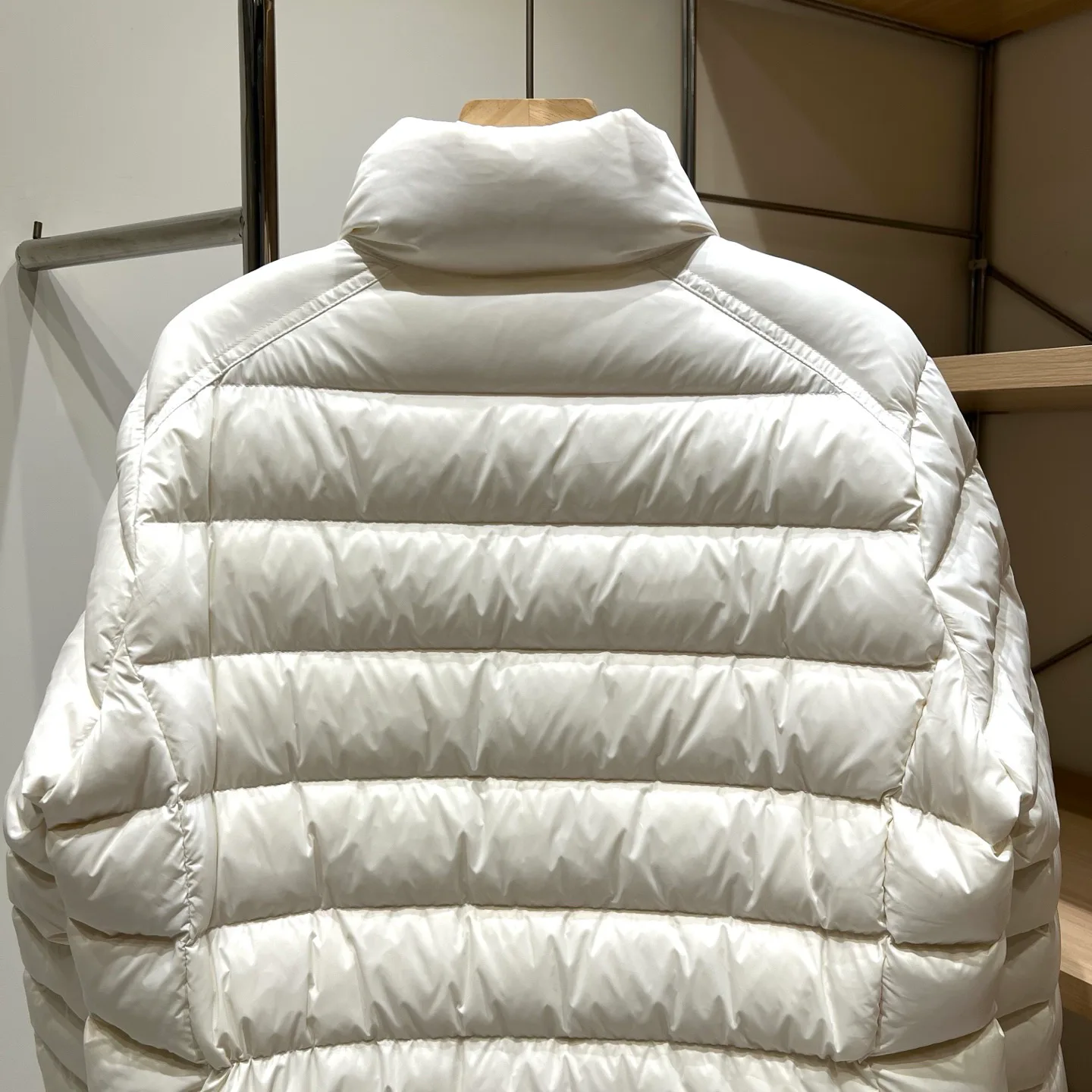 Women's Jackets And Down Jackets MONCLER 18328164