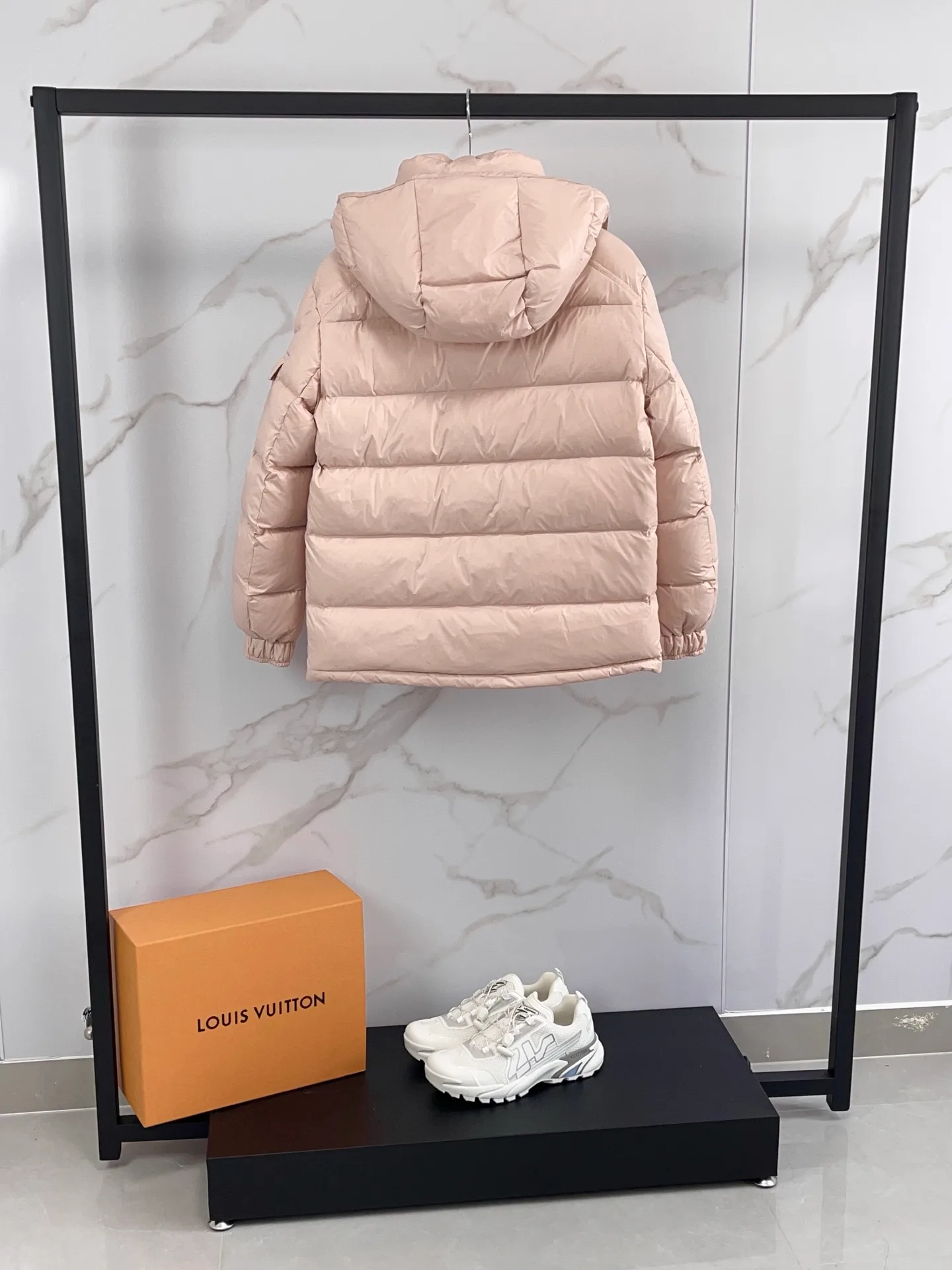 Women's Jackets And Down Jackets MONCLER 18391729