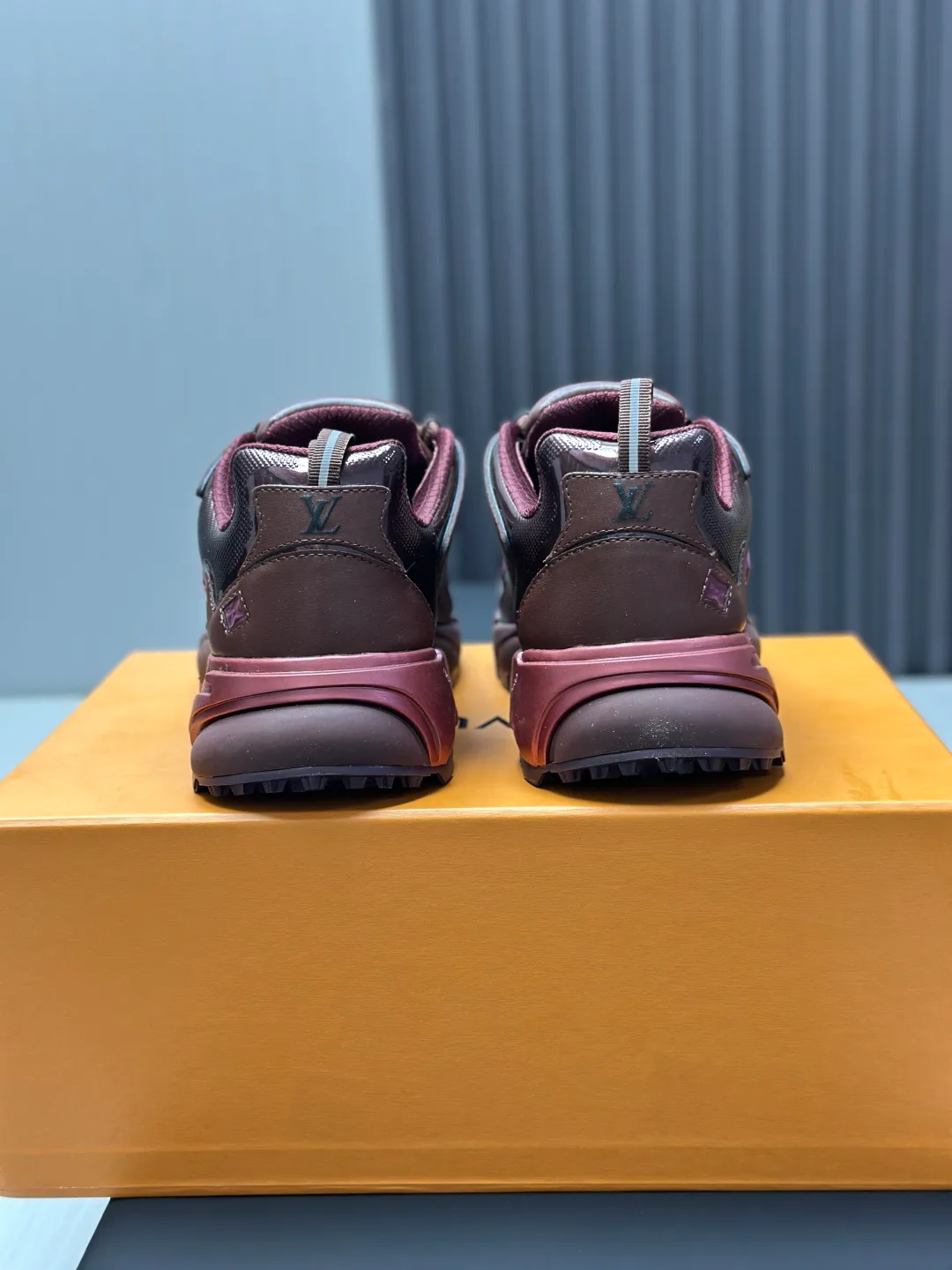 Women's Sneakers LOUIS VUITTON 18211991