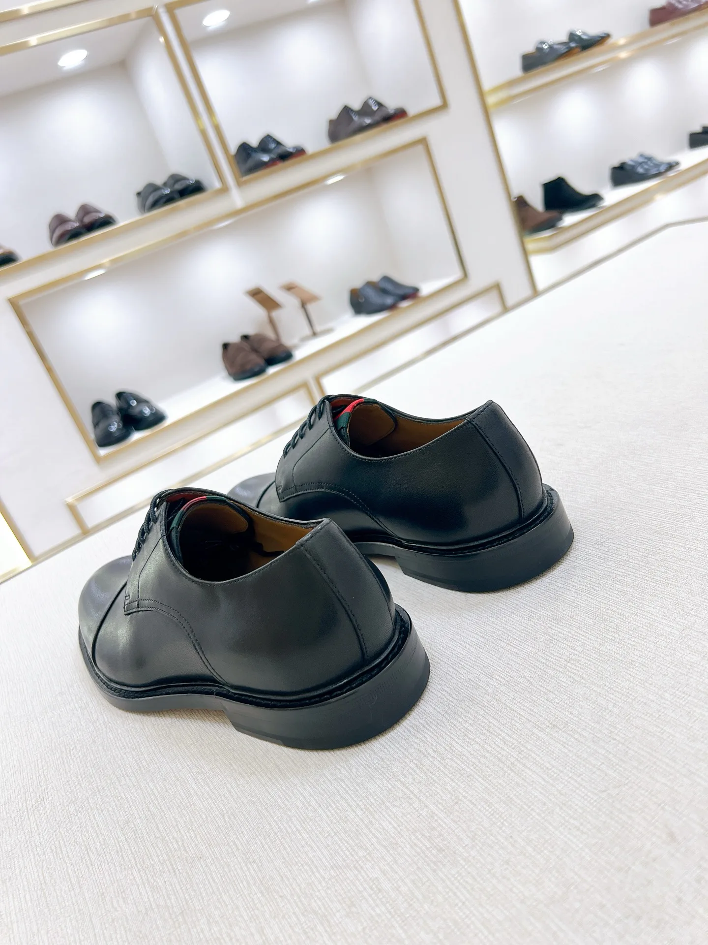 Men's Loafers And Dress Shoes GUCCI 18303394