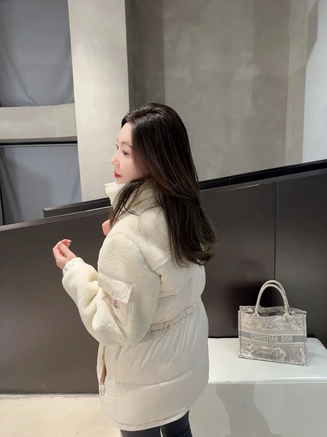 Women's Jackets And Down Jackets MONCLER 18415677