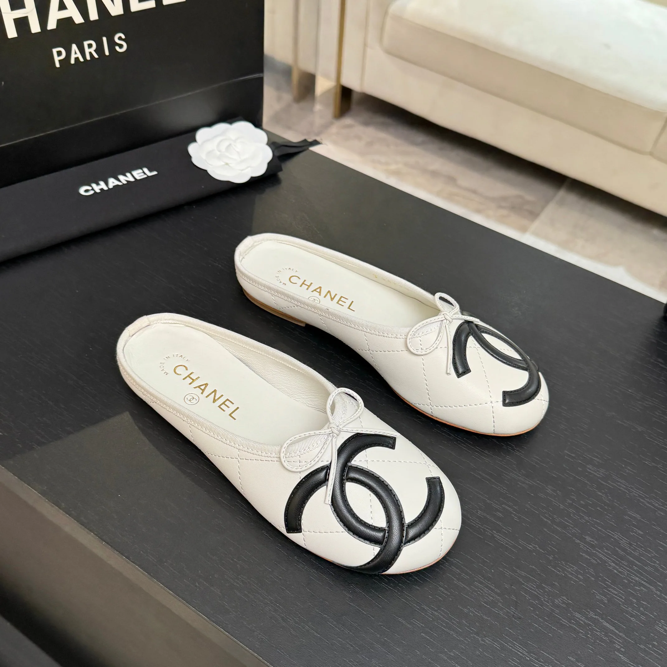 Women's Ballet Flats CHANEL 18063113