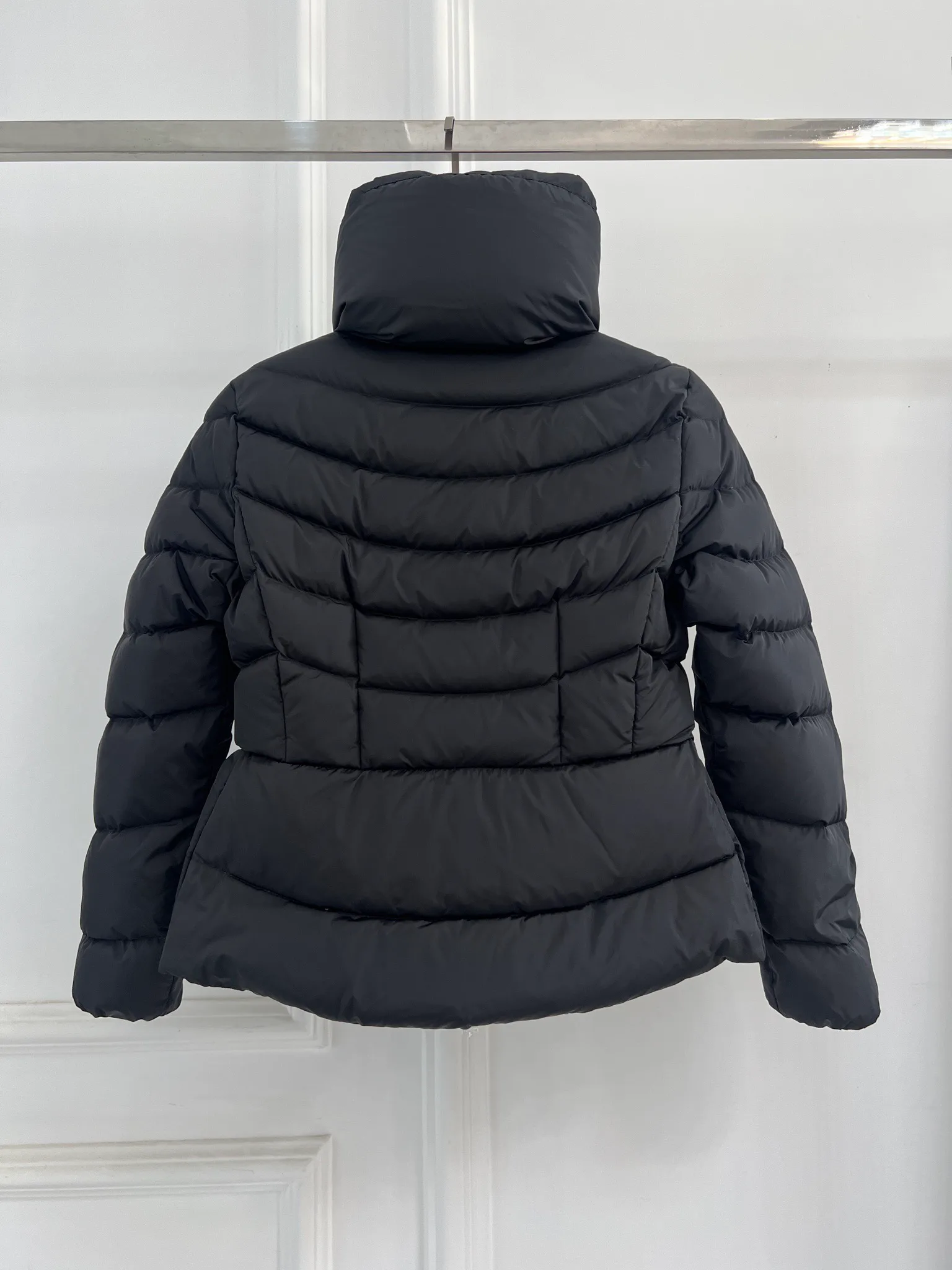 Women's Jackets And Down Jackets MONCLER 18416188