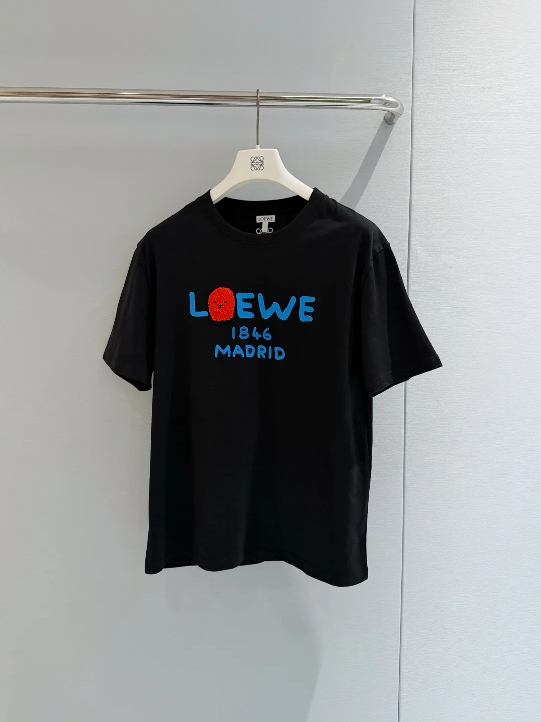 Women's T-Shirts LOEWE 17809100