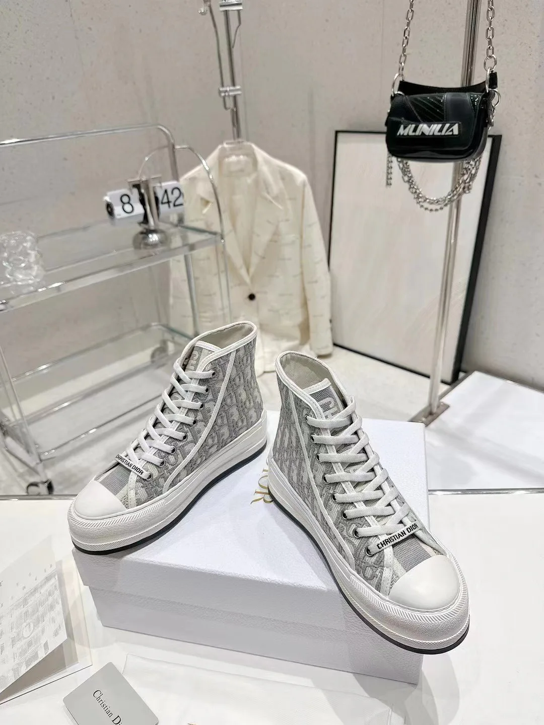 Women's Sneakers CHRISTIAN DIOR 18311532
