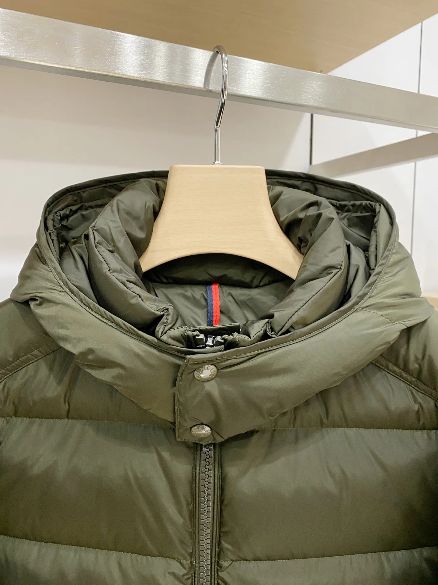 Men's Jackets And Down Jackets MONCLER 18469479