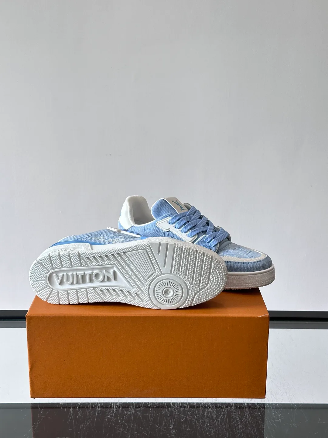 Men's Sneakers LOUIS VUITTON 17760880