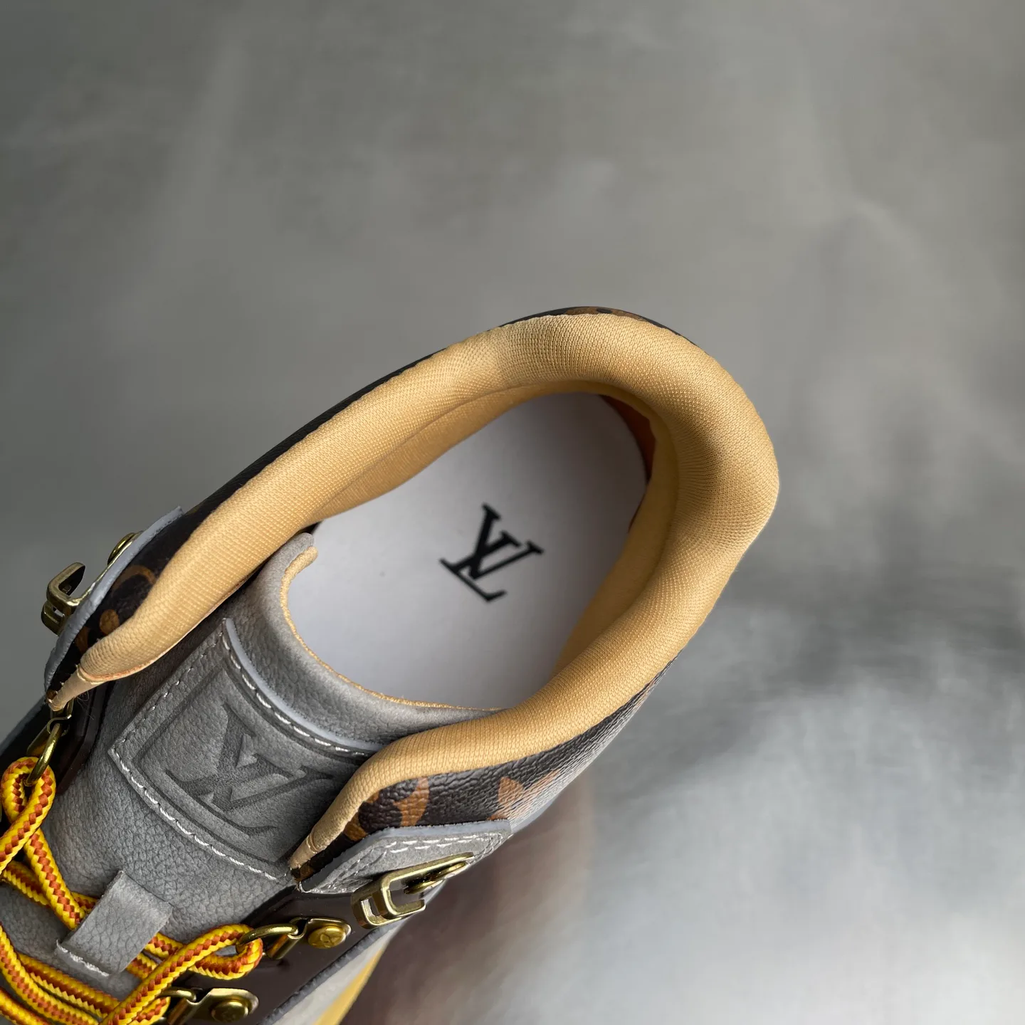 Men's Ankle Boots LOUIS VUITTON 18469311