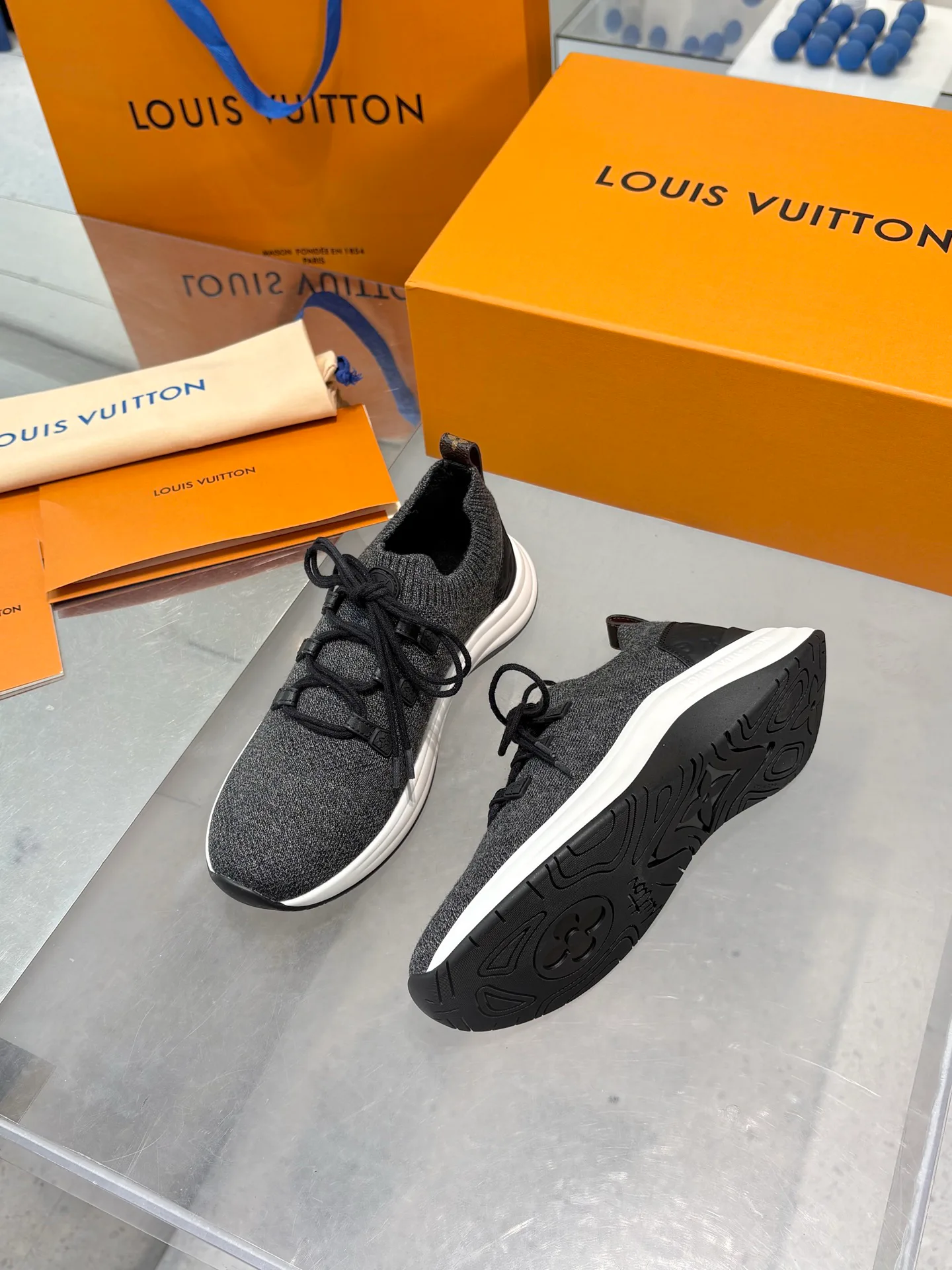 Women's Sneakers LOUIS VUITTON 18055130