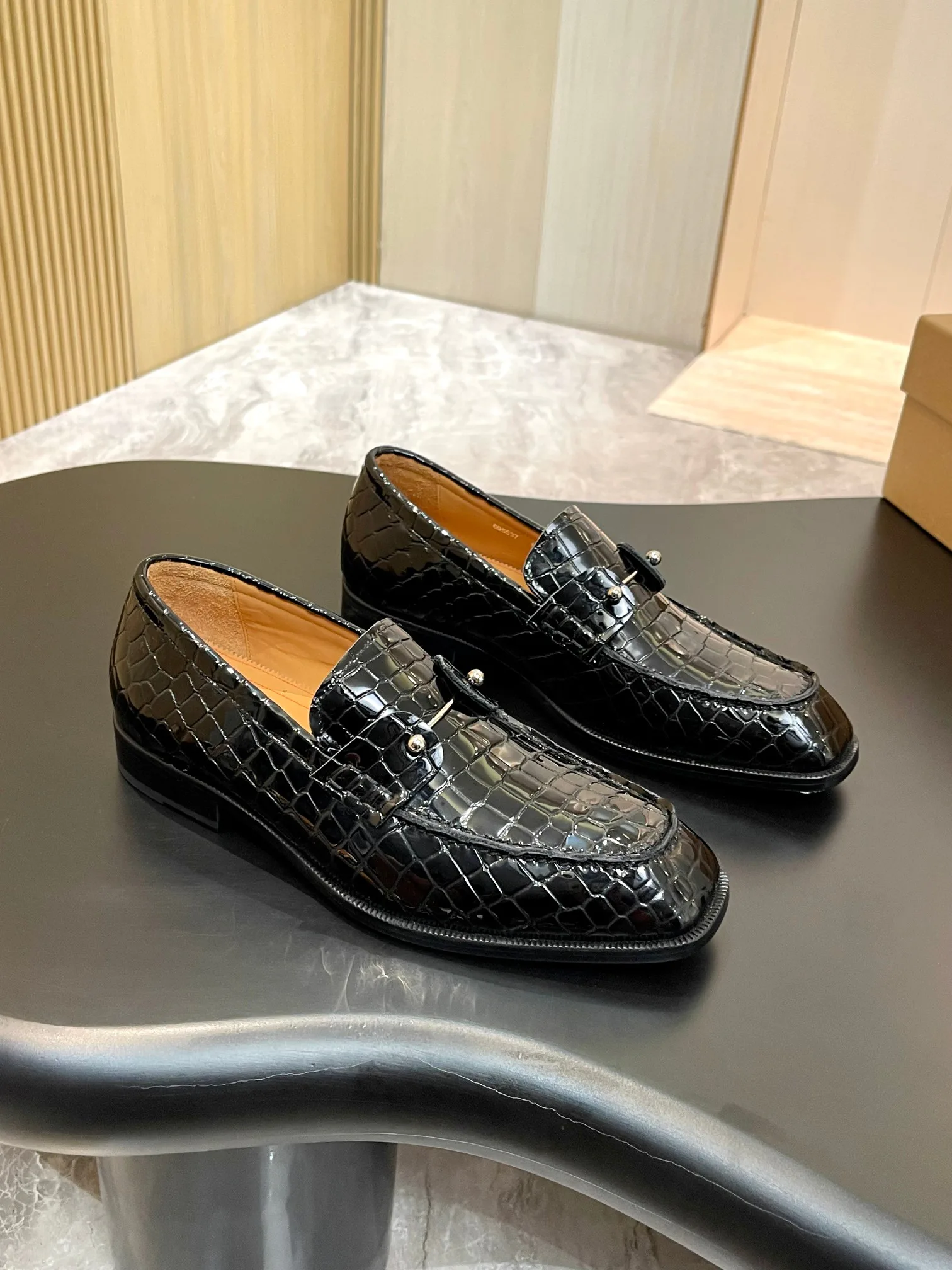 Men's Loafers And Dress Shoes CHRISTIAN LOUBOUTIN 18119124