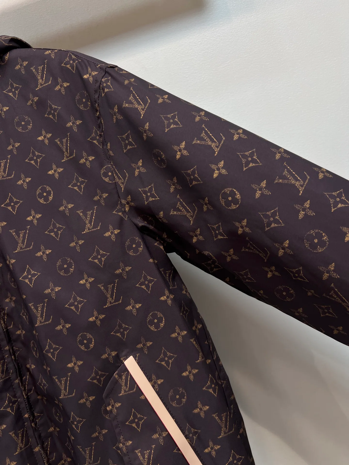 Women's Jackets And Down Jackets LOUIS VUITTON 18408133