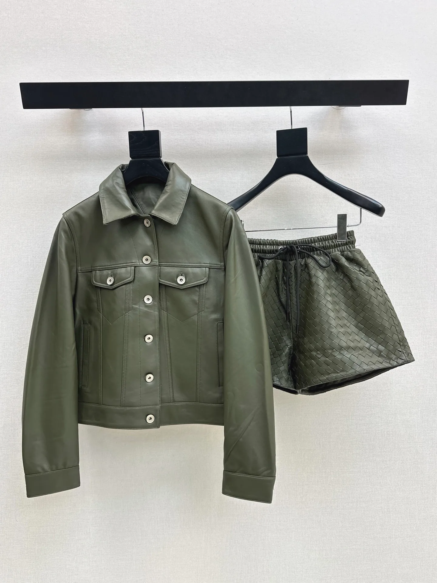 Women's Leather Jackets And Sheepskin Coats BOTTEGA VENETA 18173025