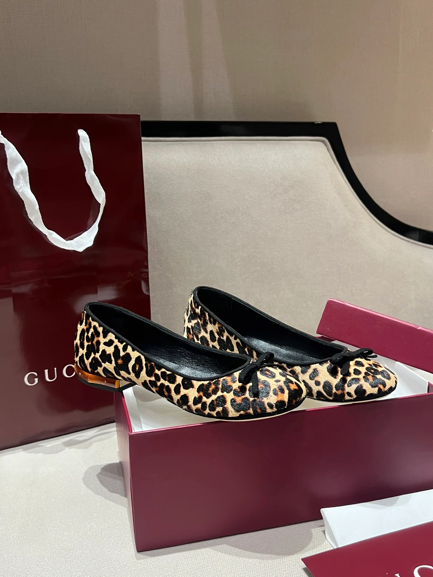 Women's Ballet Flats GUCCI 18020255