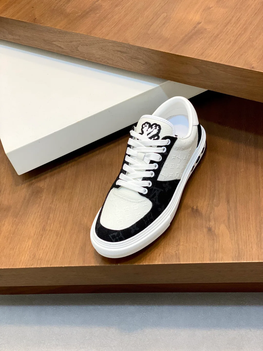 Men's Sneakers LOUIS VUITTON 17934207