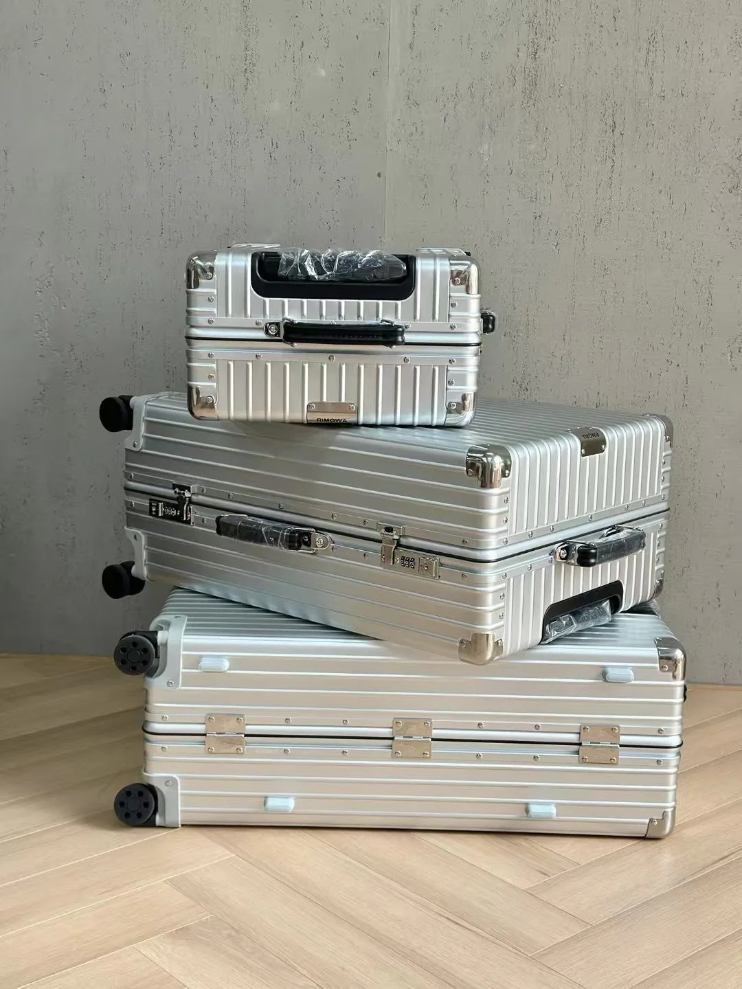 Suitcases RIMOWA 17851128