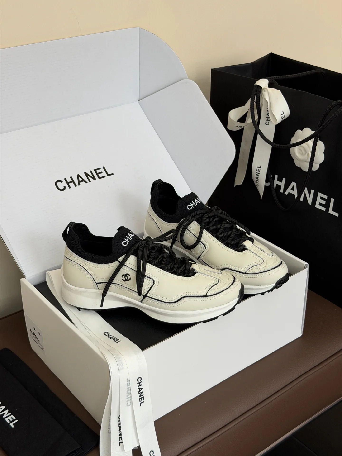 Women's Sneakers CHANEL 18073583
