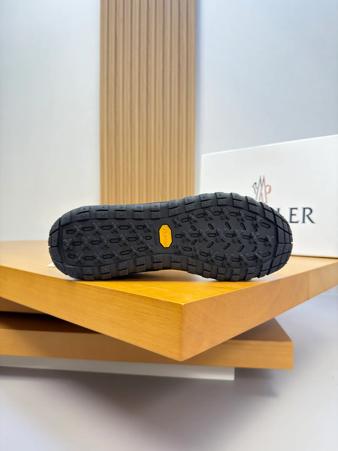 Men's Sneakers MONCLER 18142536
